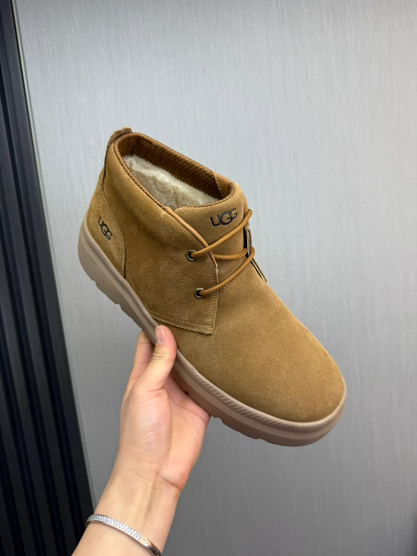 Men's shoes 💰480💰 [UGG] Hot winter warm boots 🐑Purely hand-stitched! Simple and stylish design, frosted cowhide➕Comfortable and warm wool➕UGG original outsole‼ ️Soft and comfortable to wear, good warmth retention, and excellent foot feel. Regular size 41-47